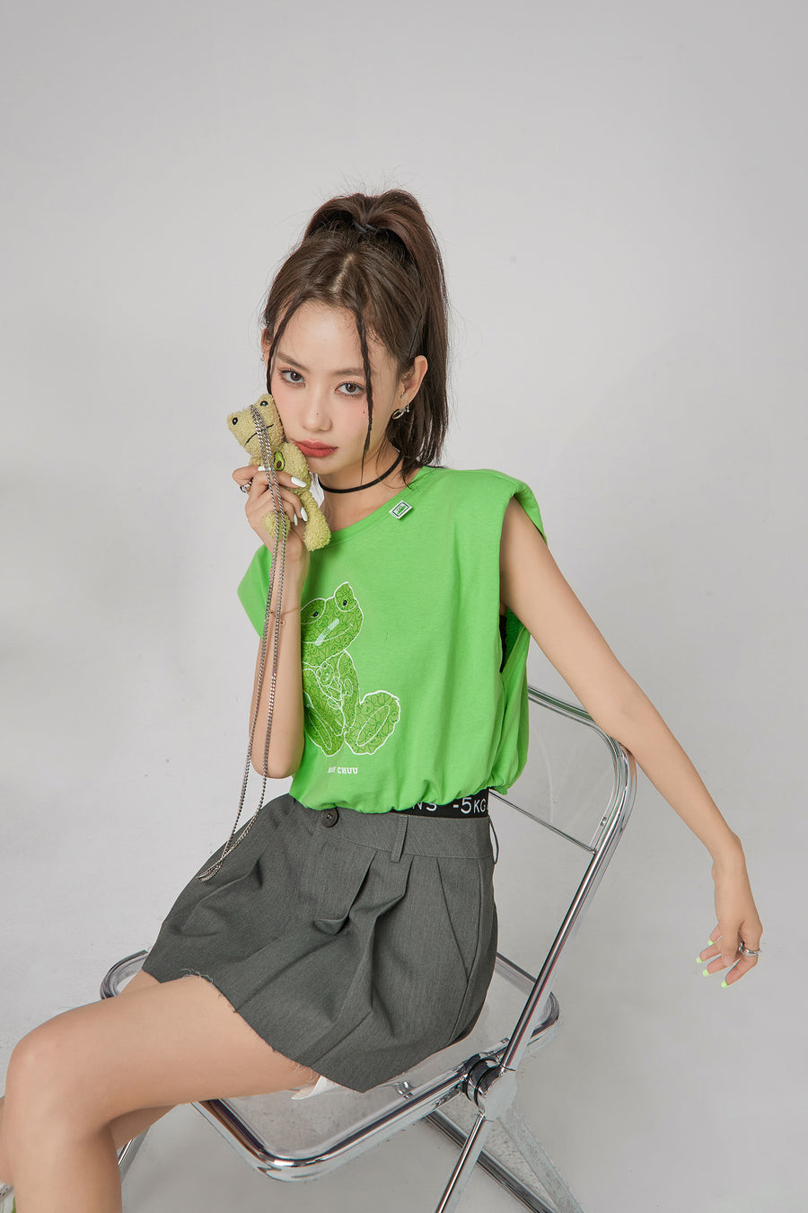 CHUU Happy Frog Shoulder Pad T-Shirt