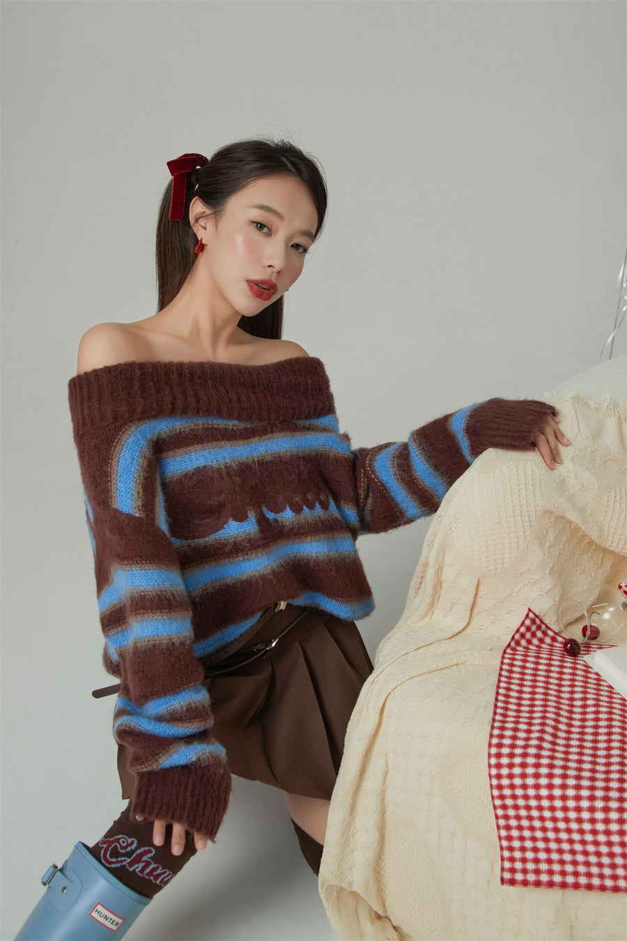 CHUU Loving You Two-Ways Stripe Knit Sweater