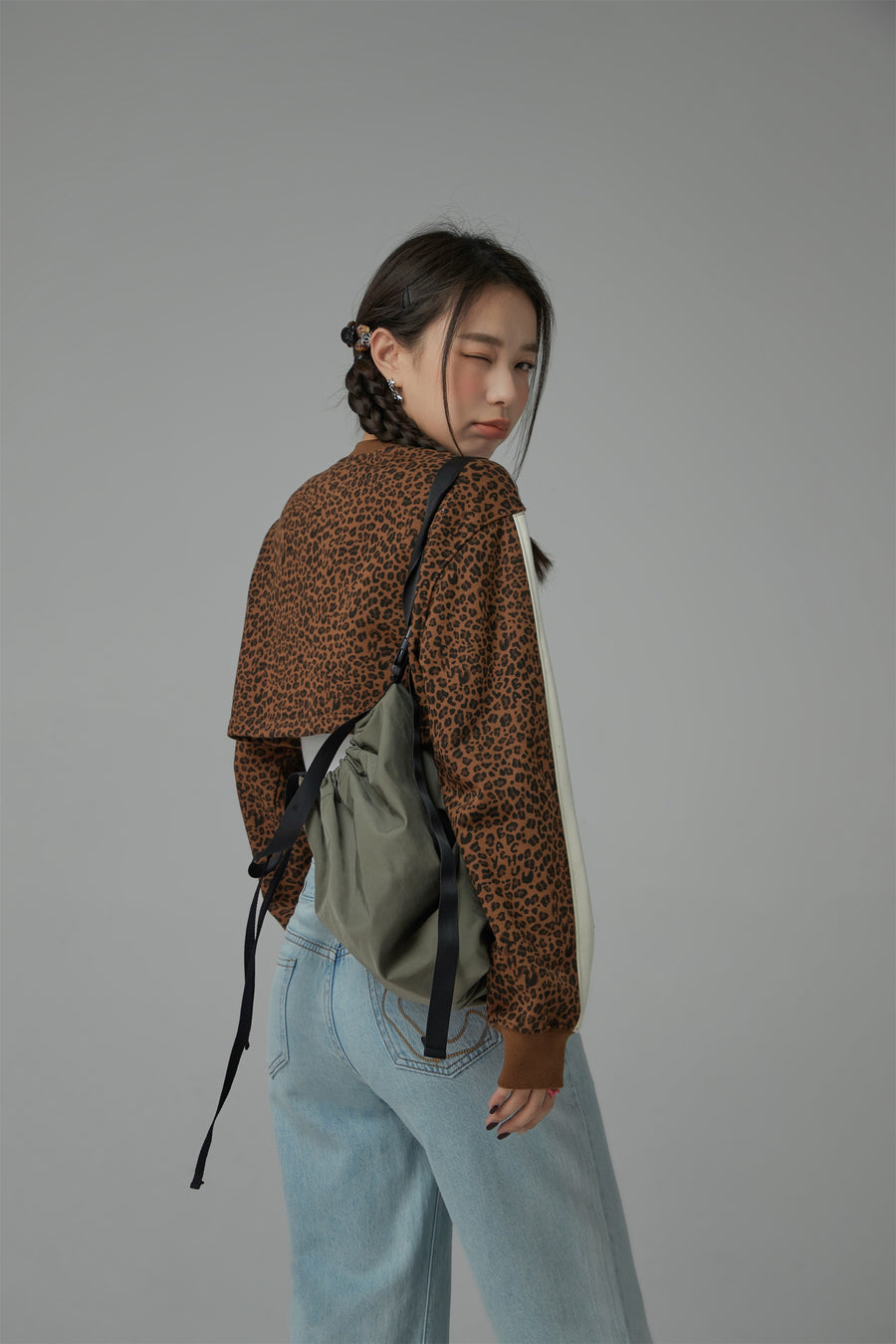 CHUU Diagonal Bolero Sweatshirt