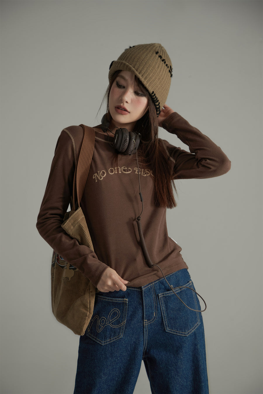 CHUU Noe Simple Round T-Shirt