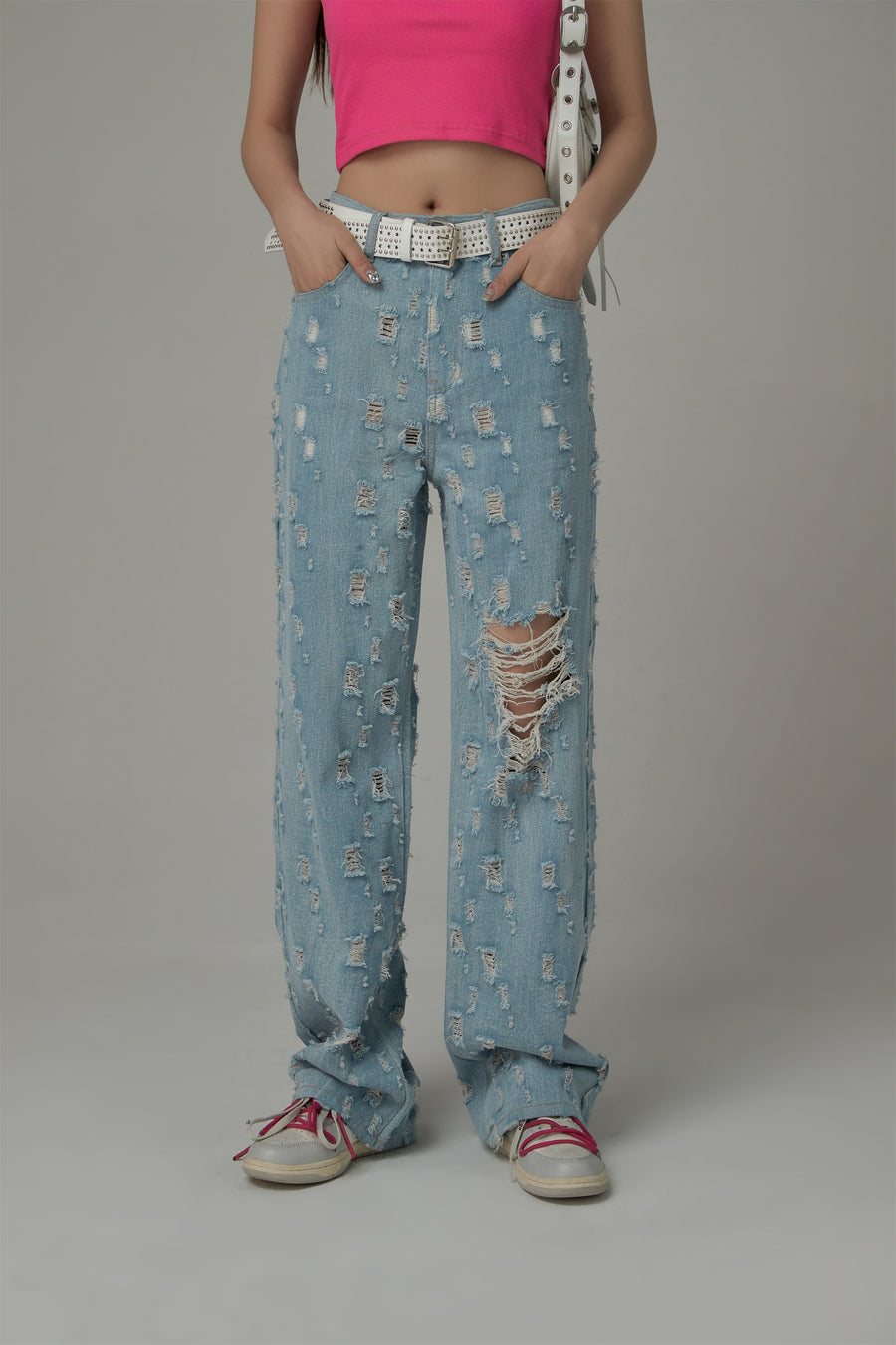 CHUU Ultra Distressed Denim Straight Light Wash Jeans