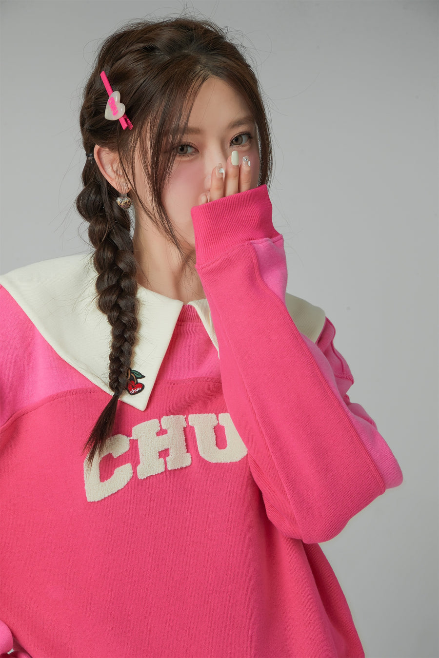 CHUU The Apple Of My Eye Loose-Fit Sweatshirt