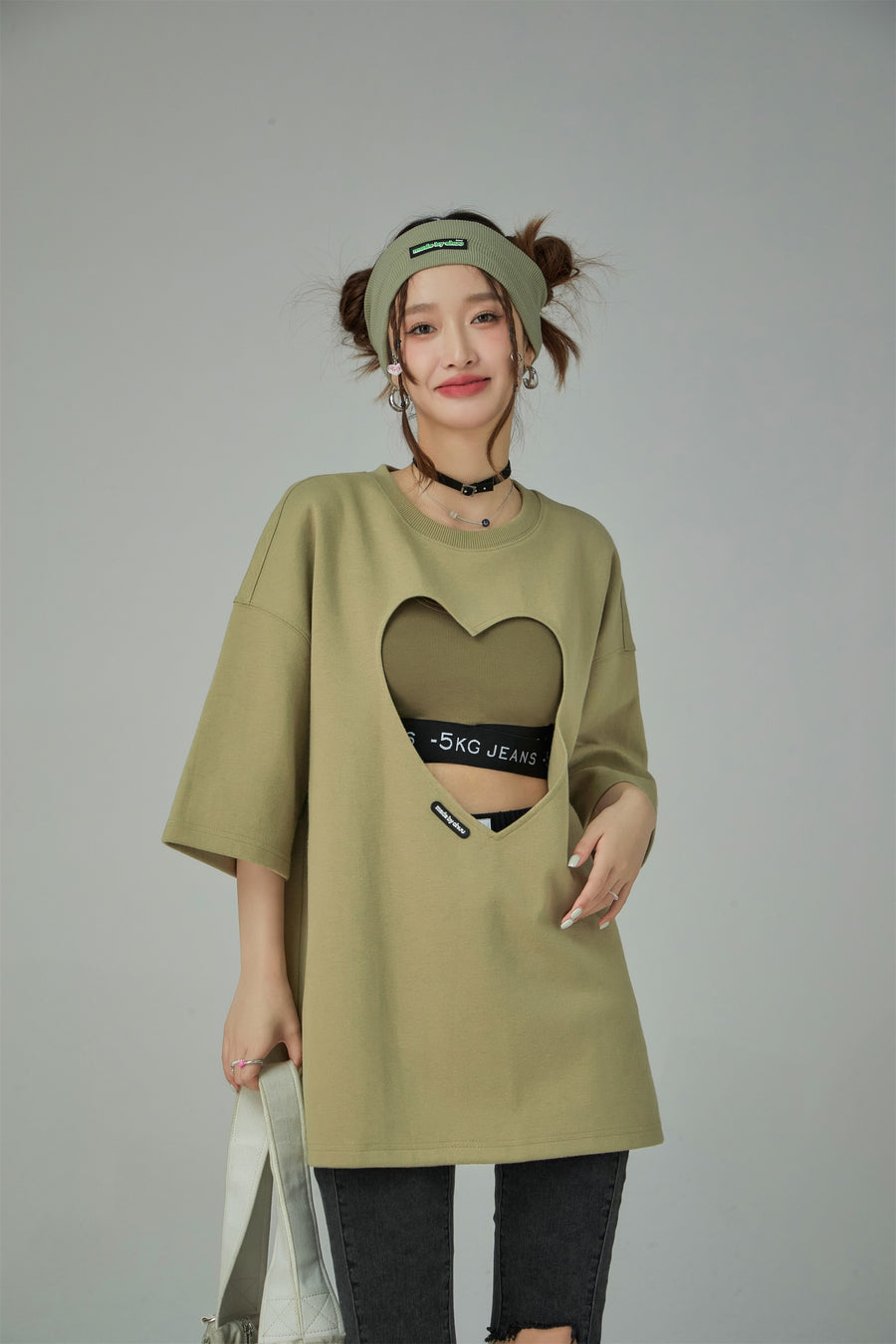 CHUU Heart Cutout Loosefit Short-Sleeves Sweatshirt