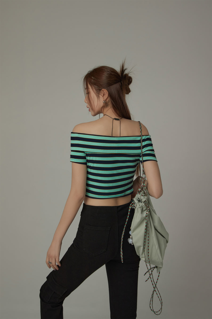 CHUU Off-The-Shoulder Slim Top