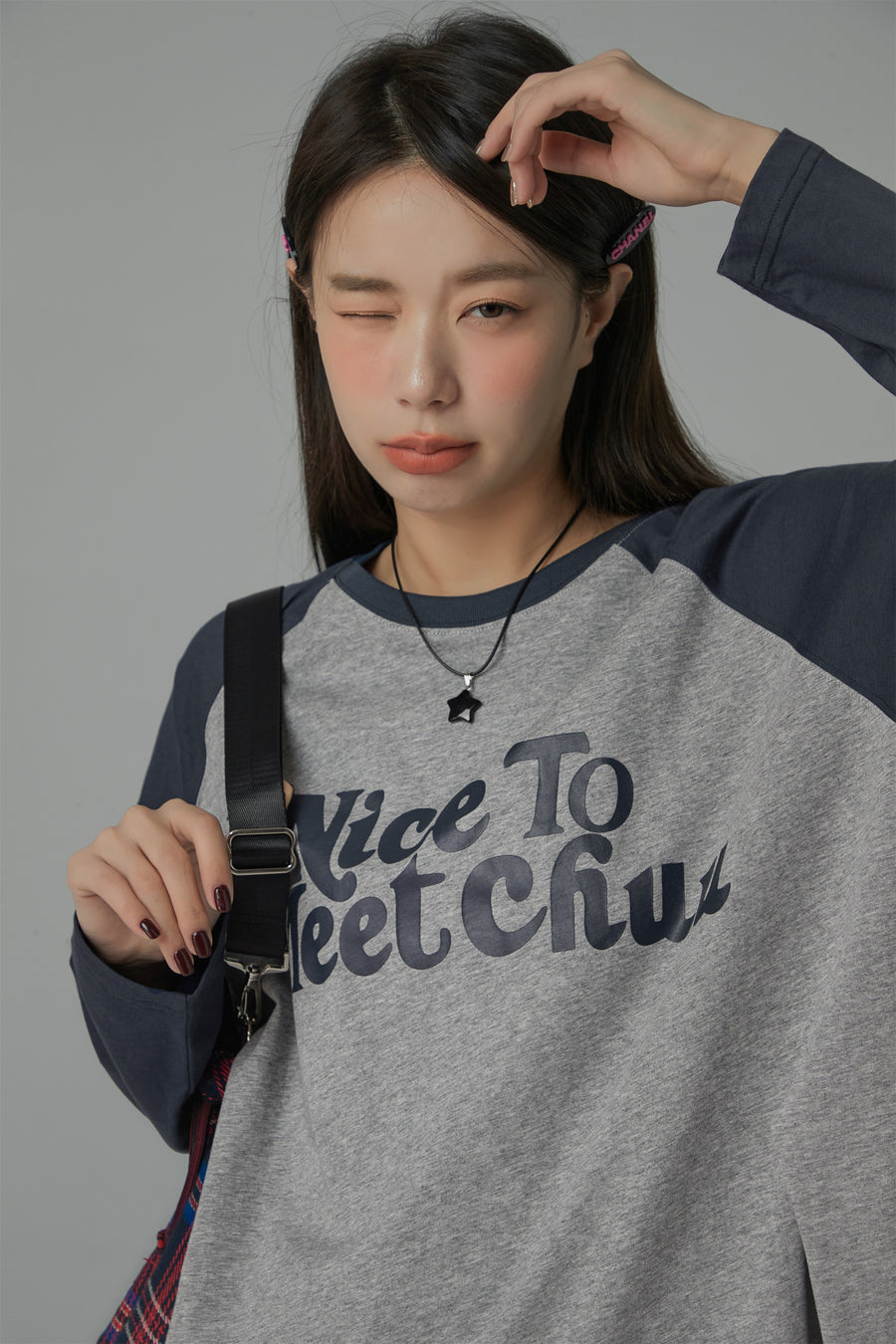 CHUU Nice To Meet Chuu Contrast Raglan T-Shirt