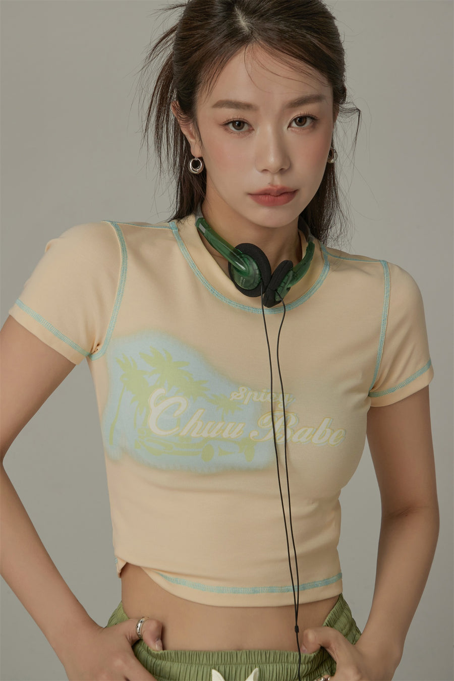 CHUU Chuu Babe Color Line Short Sleeve Crop T-Shirt