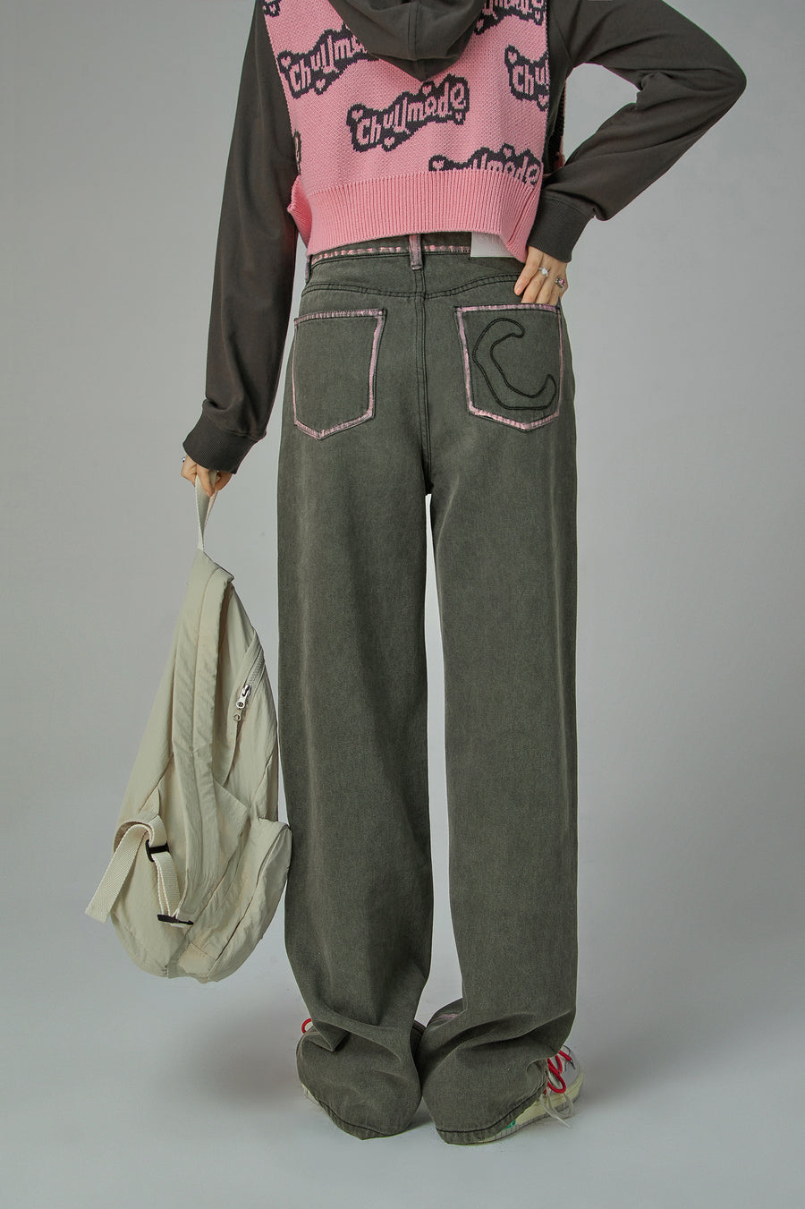 CHUU Trendsetter Wide Multi-Pocket Denim Asymmetrical Pants