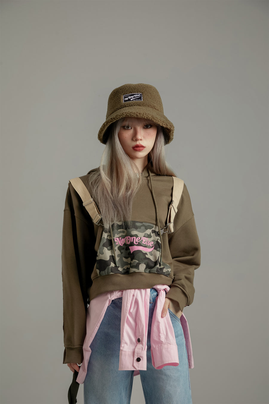 CHUU Pocket Suspenders Wide Hoodie