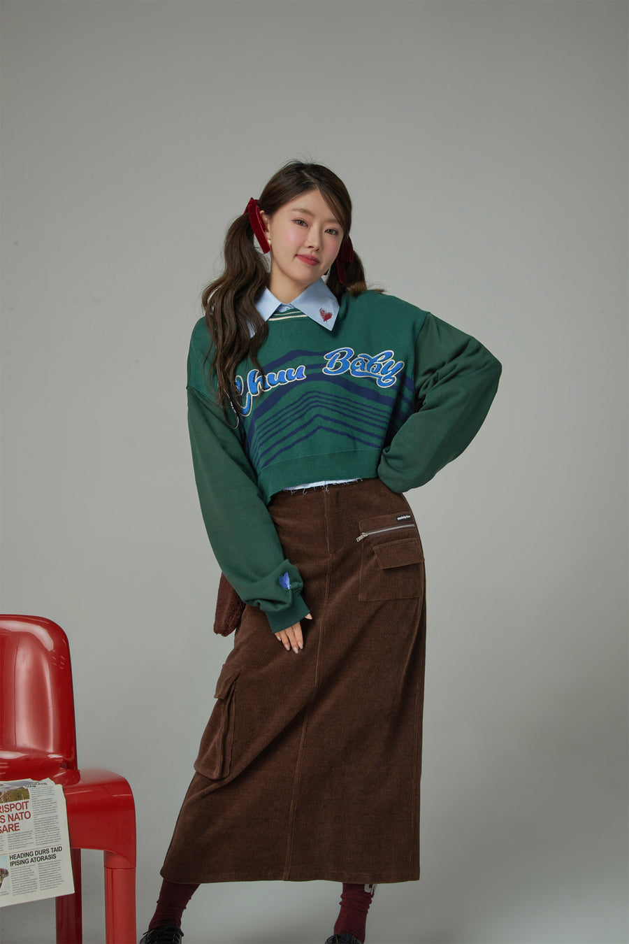 CHUU Day Dreamer Loose Fit Round Crop Sweatshirt