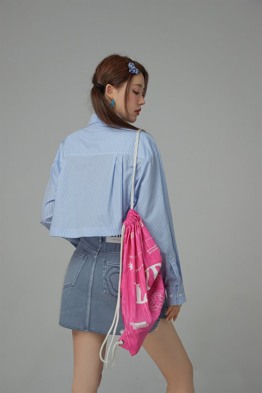 CHUU Heart Denim Pocket Stripe Crop Shirt