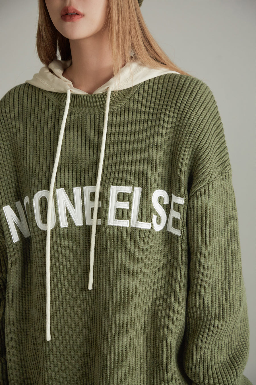 CHUU Noe Lettering Knit Sweater