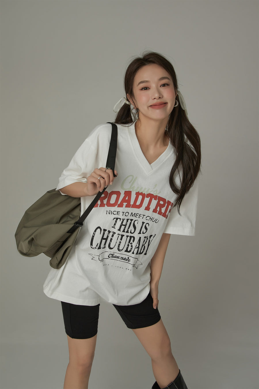 CHUU V-Neck Road Trip T-Shirt