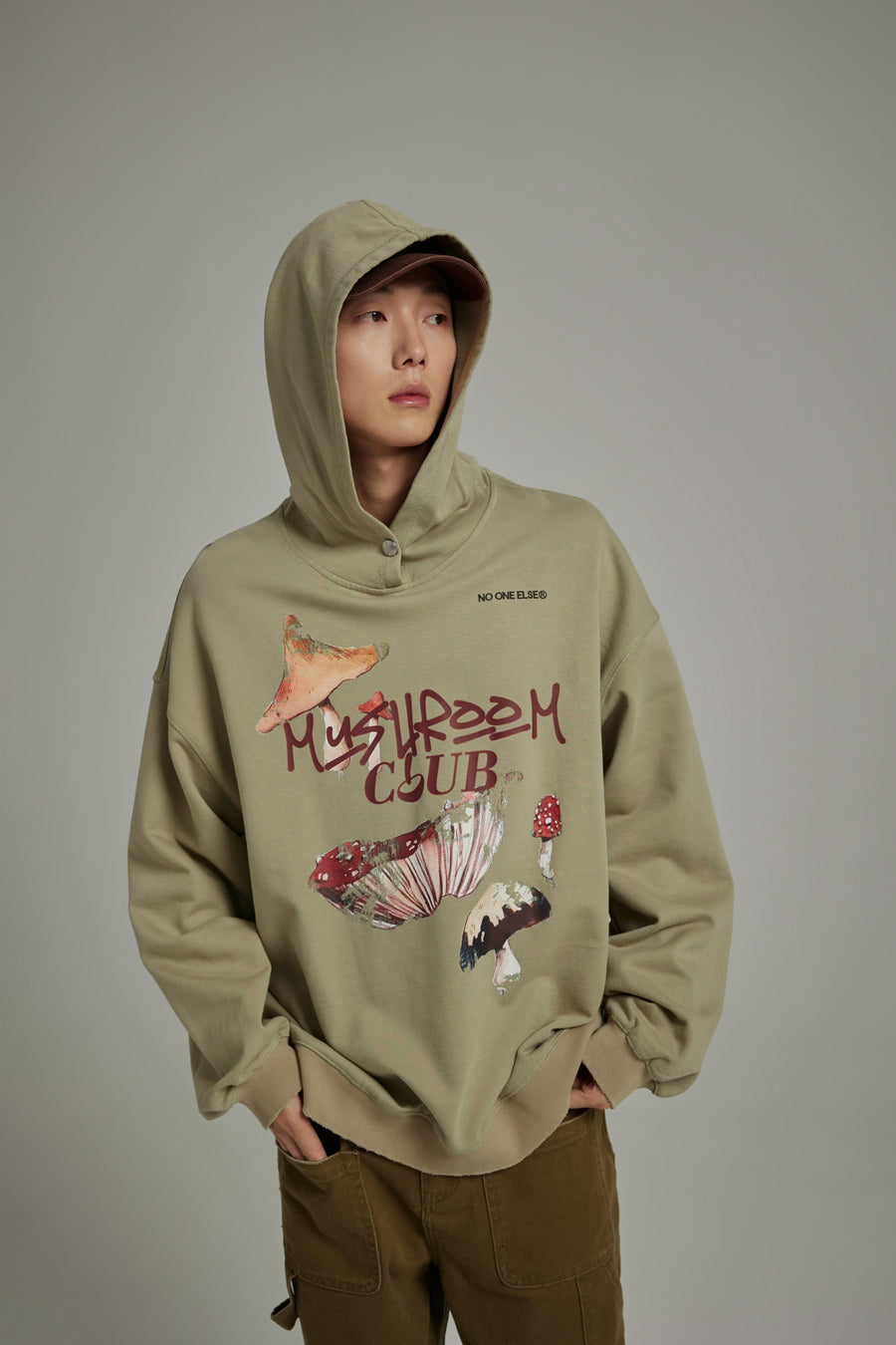 CHUU Mushroom Club Loose Fit Hoodie