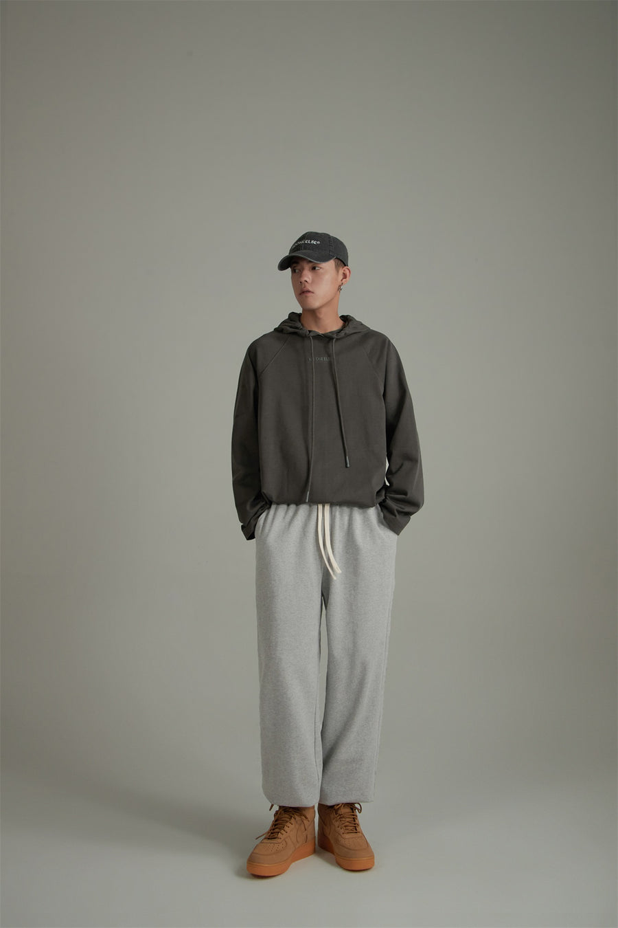 CHUU Casual Loose Fit Jogger Pants