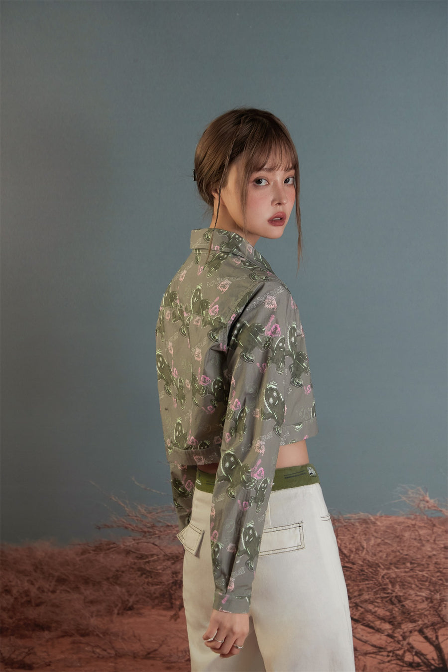 CHUU Running Cactus Vintage Crop Shirt