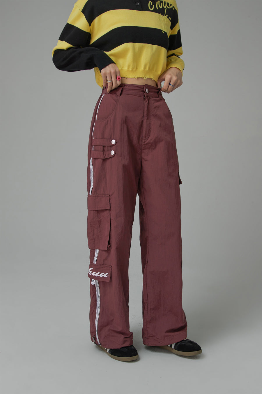 CHUU Chuu Lettering Two Way Leg Wide Cargo Pants