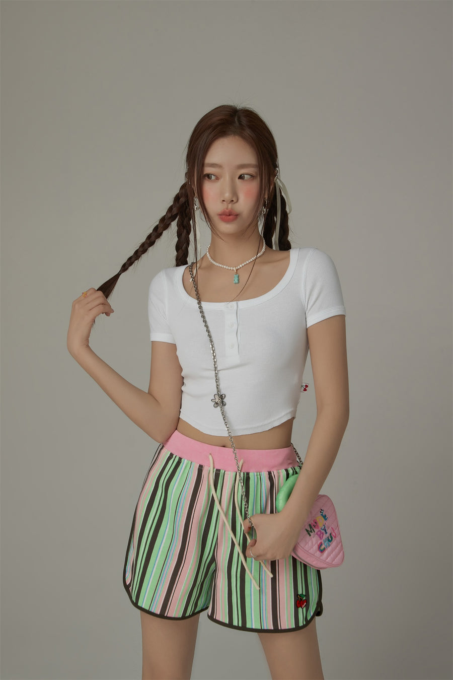 CHUU Rainbow Stripes Contrast Sport Shorts