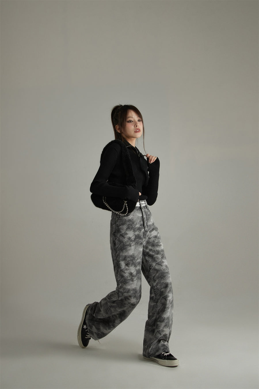 CHUU Cameo Printed Jeans Pants