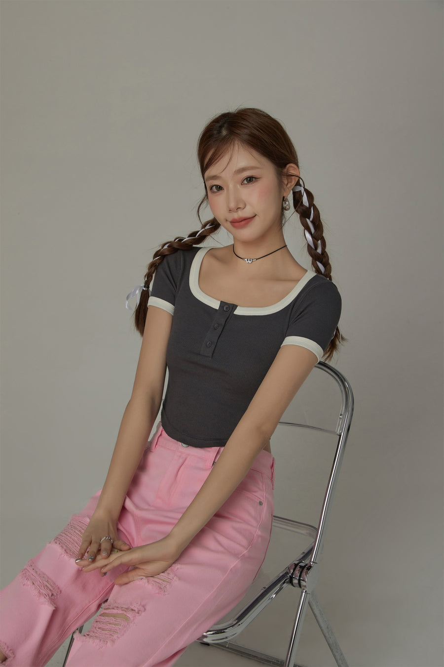 CHUU Big U-Neck Cropped T-Shirt