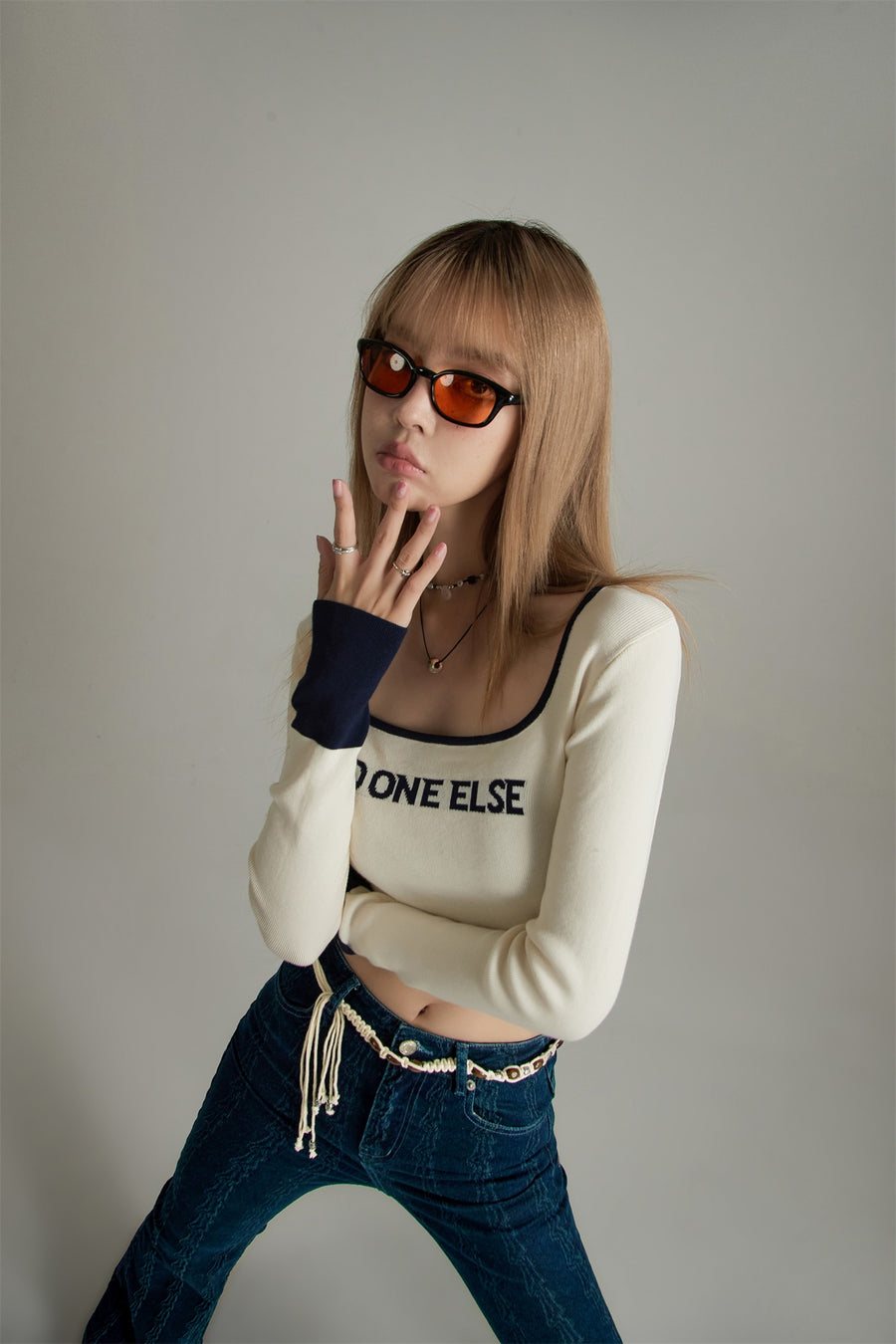 CHUU Round Neck Lettering Long Sleeve Crop Knit Top