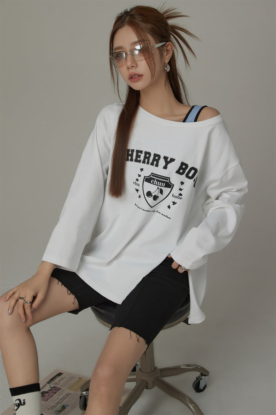 CHUU Cherry Bomb Split Loose Fit T-Shirt