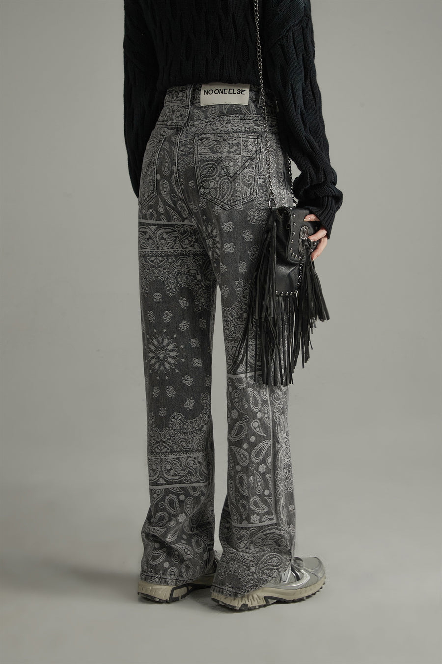 CHUU Bohemian Straight Jeans