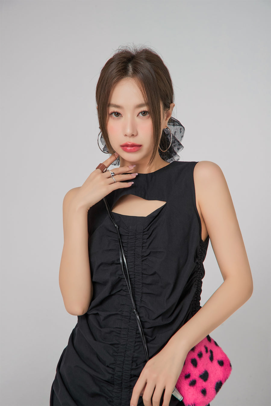 CHUU Shirring Cutout Sleeveless Dress