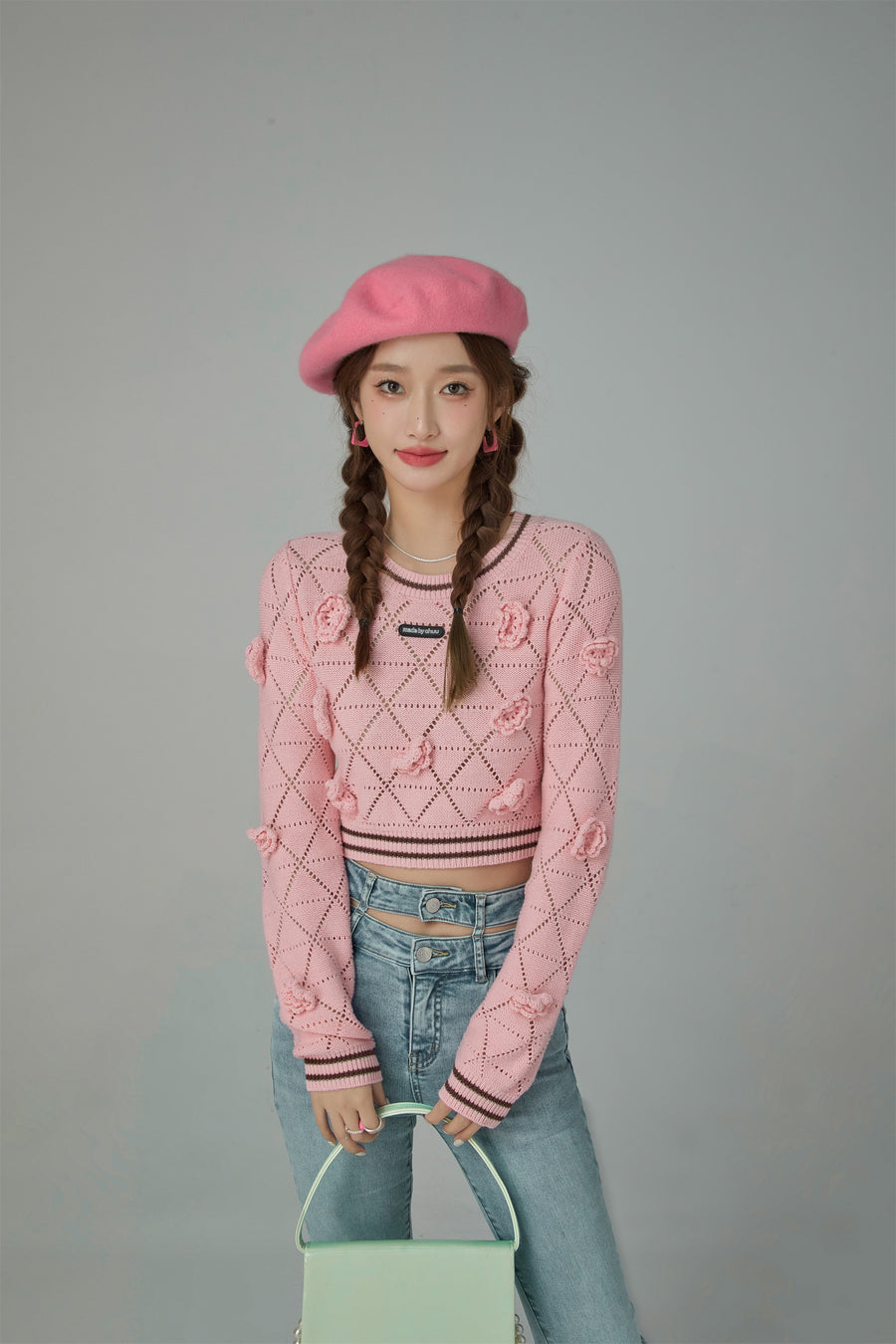 CHUU Lovely Flowers Crop Knit Top