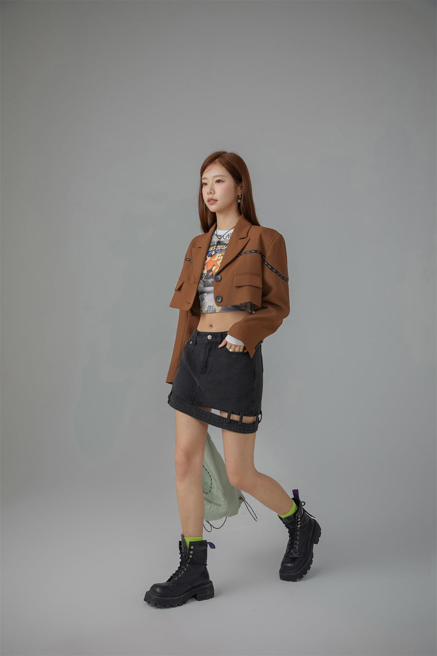 CHUU Two-Button Cropped Jacket