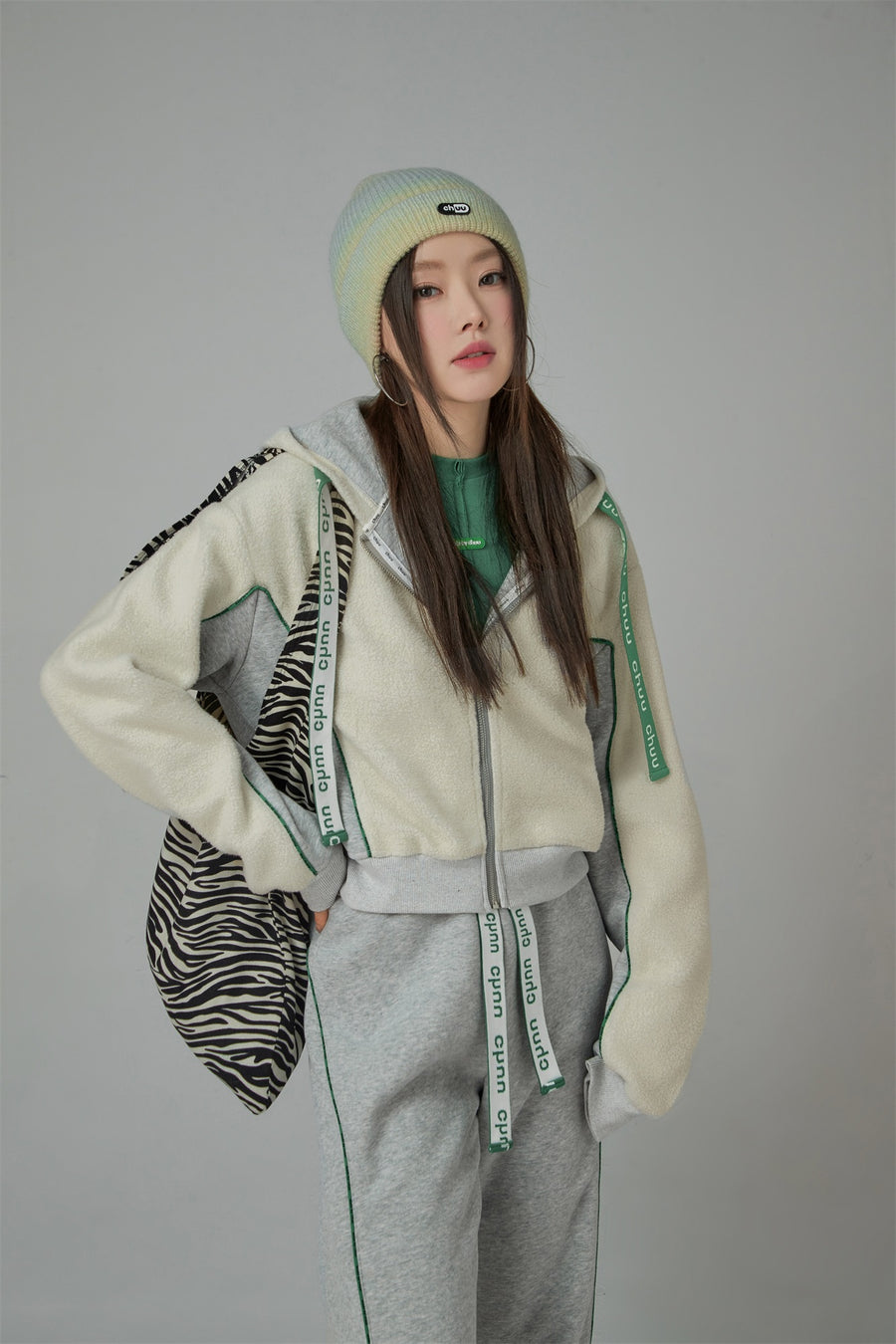 CHUU Miss Sporty Cropped Hoodie