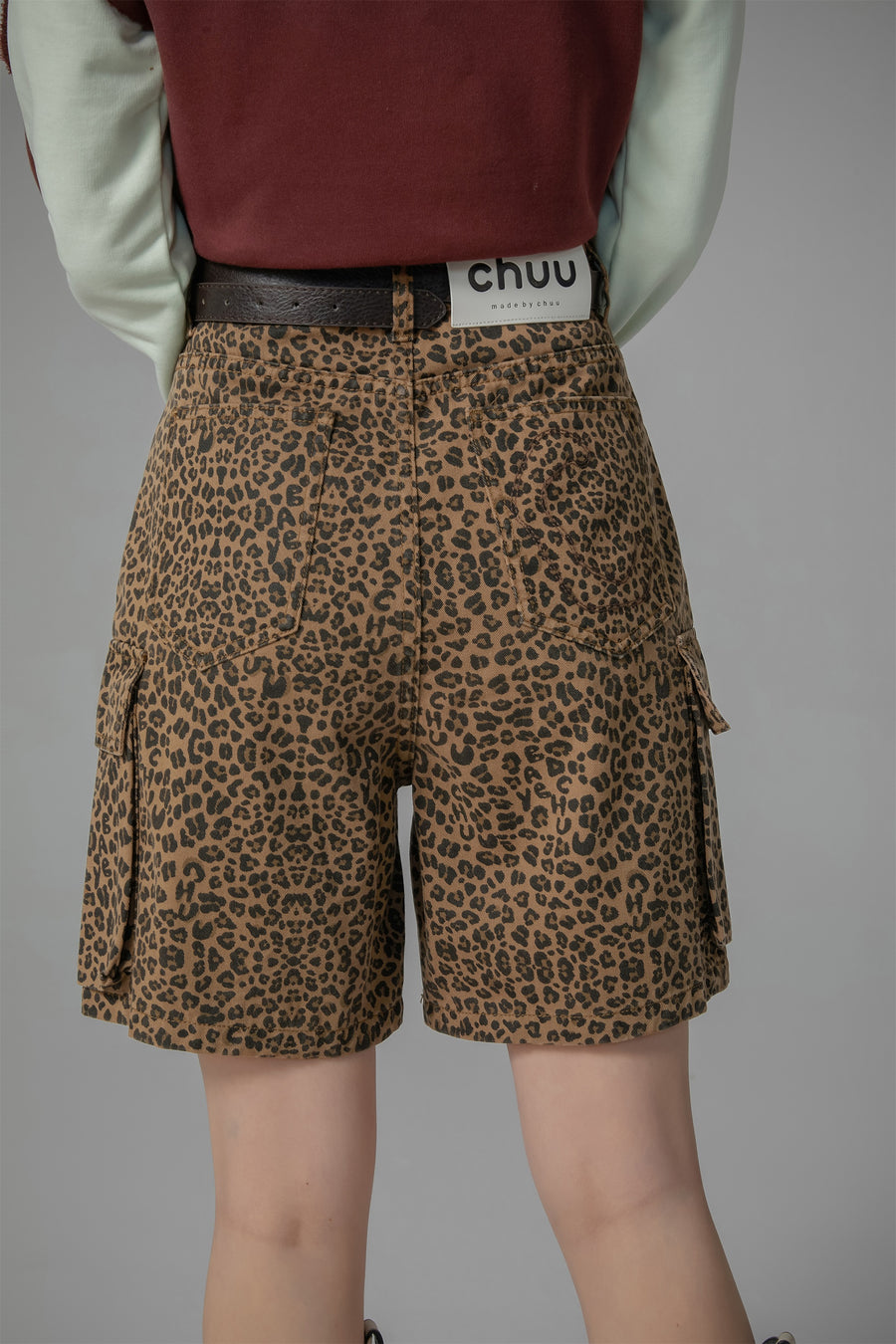 CHUU Leopard Pocket Denim Shorts