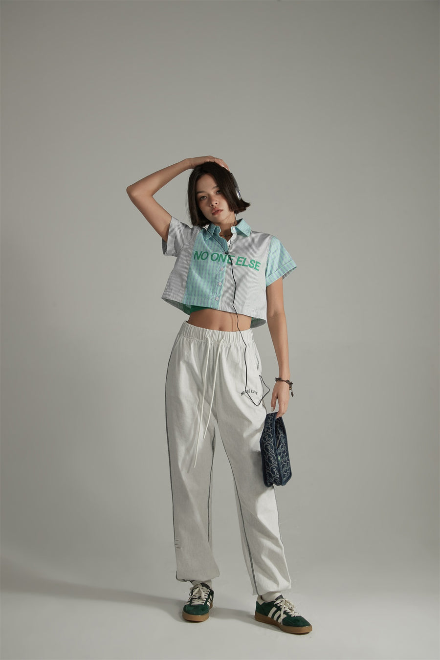 CHUU Contrast Cropped Noe Crop Button Up Shirt