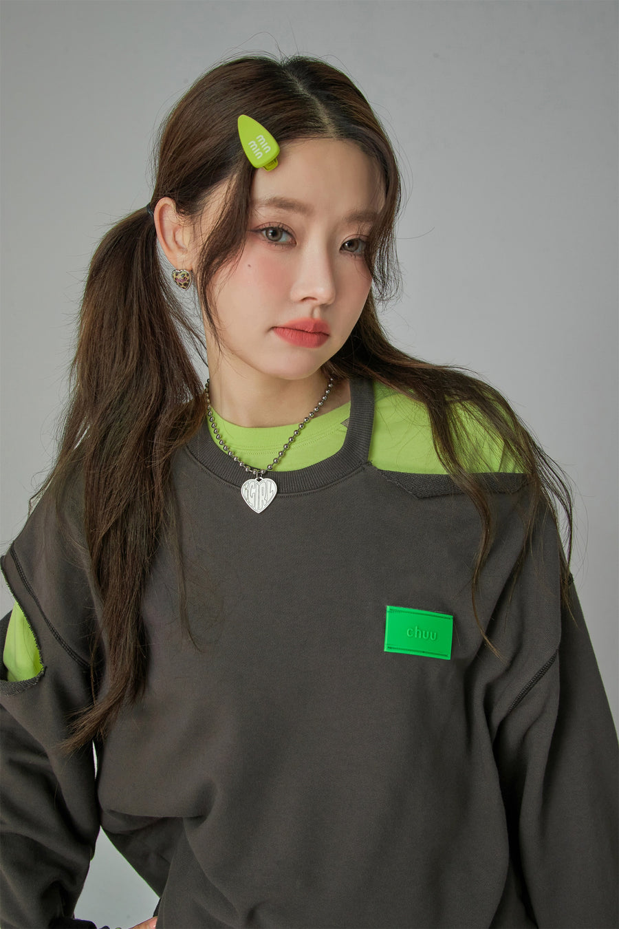 CHUU Dynamite Off Shoulder Loose Fit Long Sleeve Sweatshirt