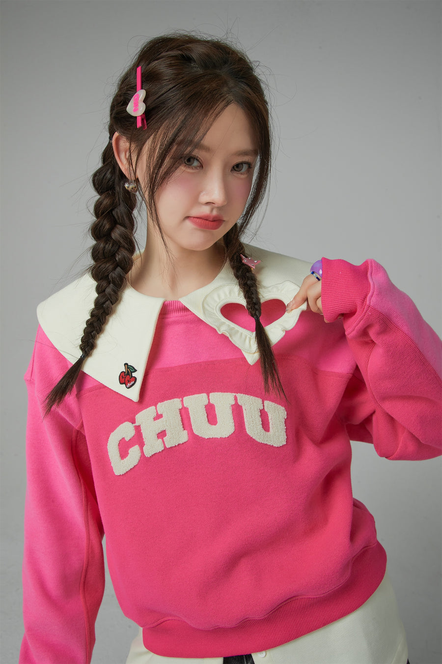 CHUU The Apple Of My Eye Loose-Fit Sweatshirt