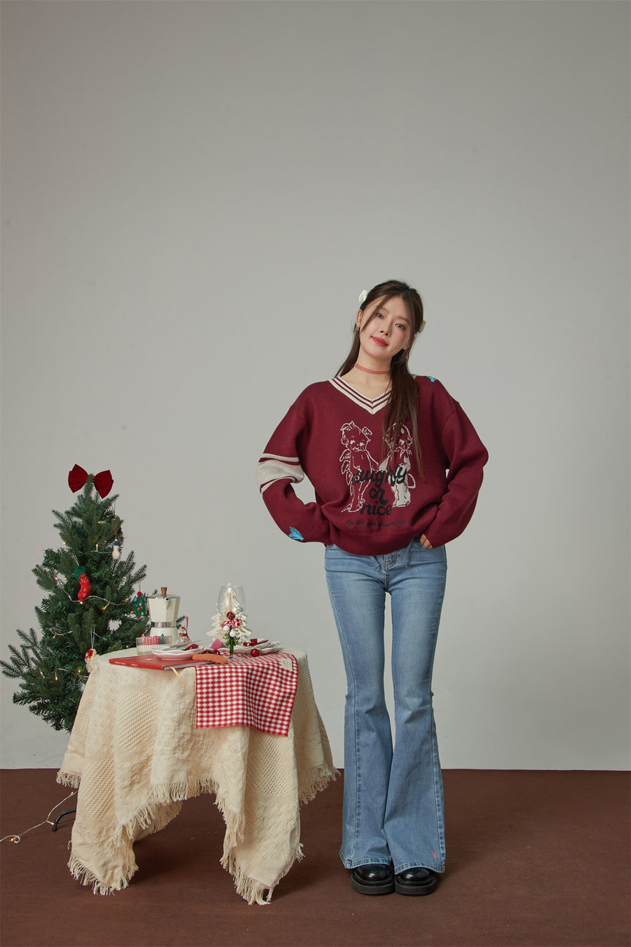 CHUU Angel And Devil V-Neck Knit Sweater