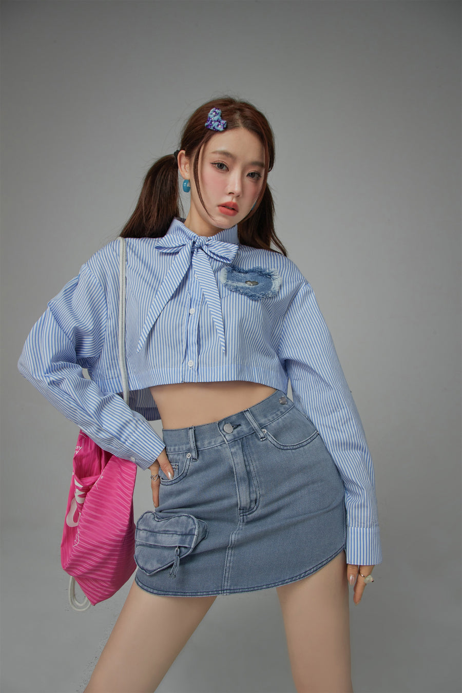 CHUU Heart Denim Pocket Stripe Crop Shirt