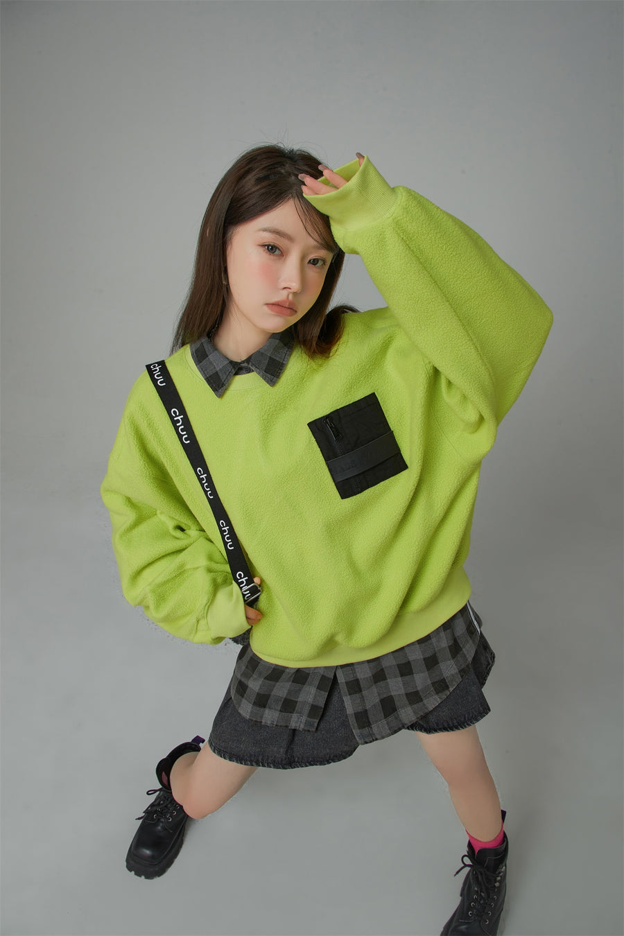 CHUU Pocket Full Of Sunshine Fleece Sweatshirt