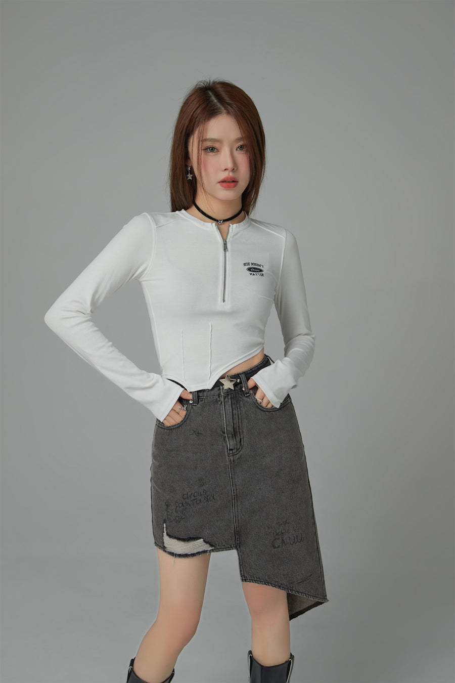 CHUU Unbalanced Denim Skirt