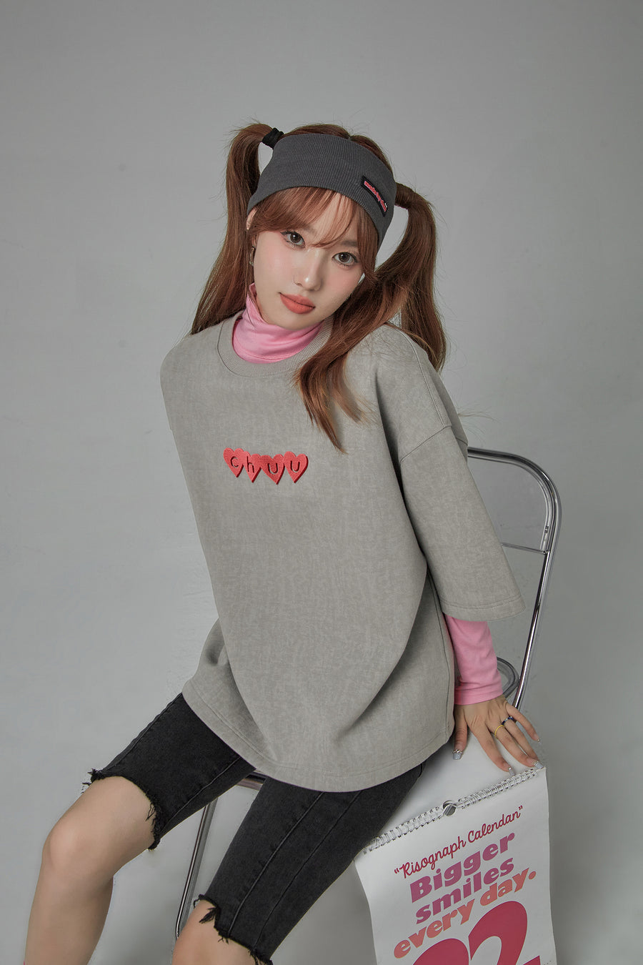 CHUU Chuu Sweet Heart Round Neck T-Shirt