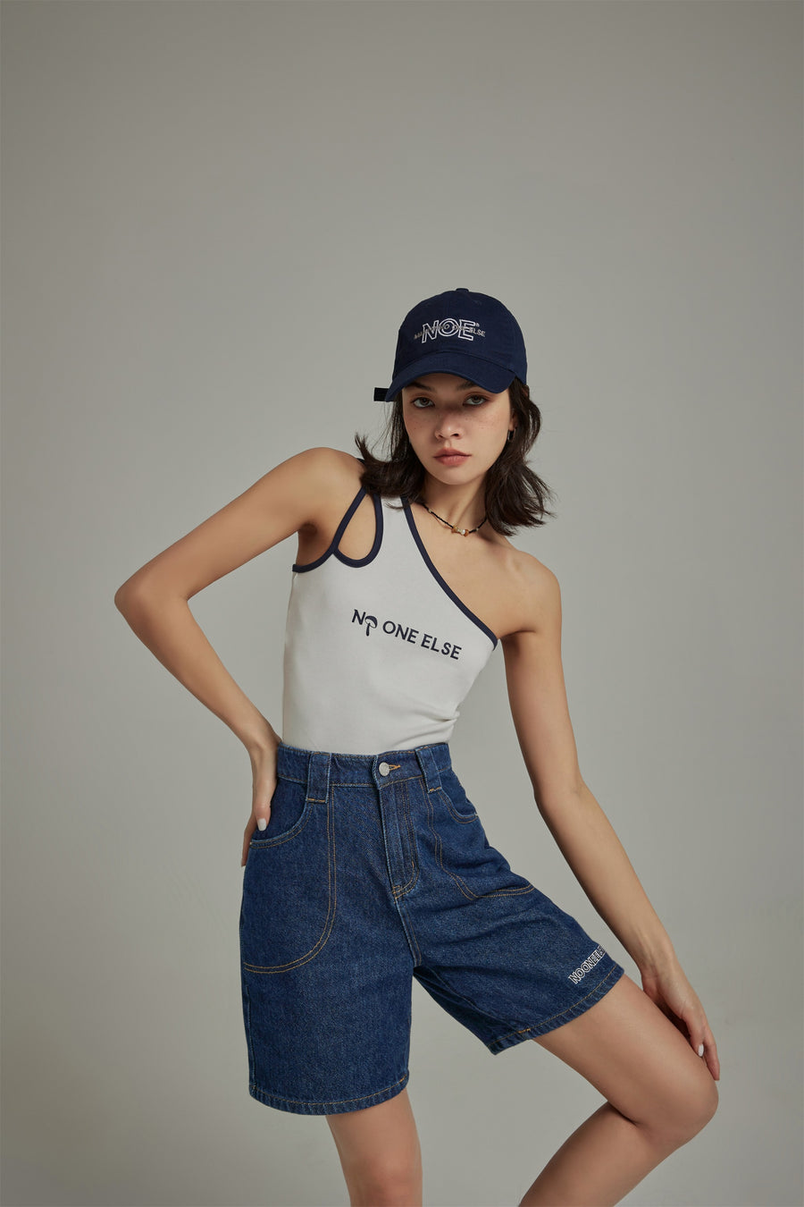 CHUU 2 Way Off The Shoulder Sleeveless Crop Top