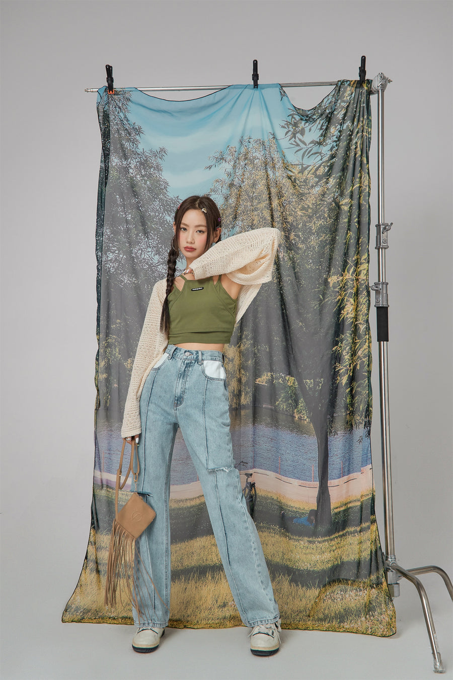 CHUU Cut-Off Bootcut Jeans