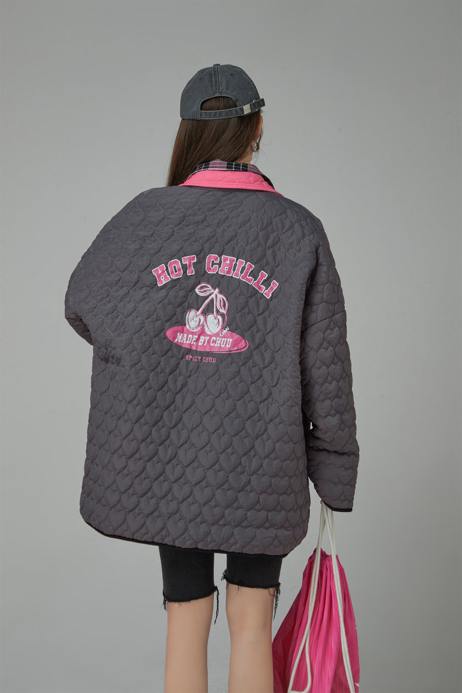 CHUU Blazing Cherry Heart Quilted Jacket