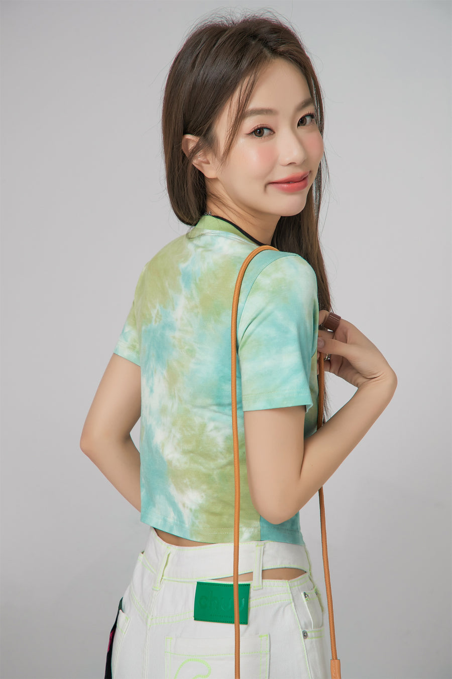 CHUU Cherry World Tie-Dye Crop Top