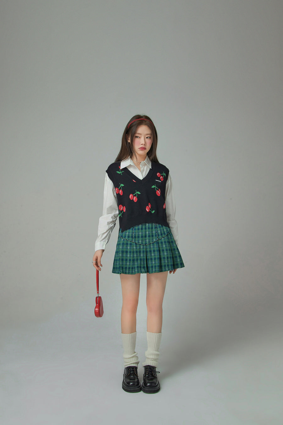 CHUU Cherry V-Neck Best Knit Sweater