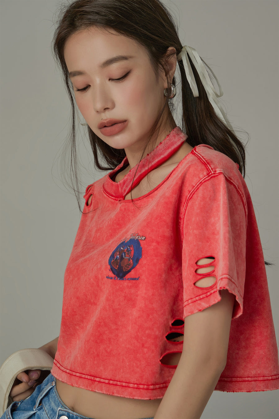 CHUU Distressed One-Shoulder Cropped T-Shirt