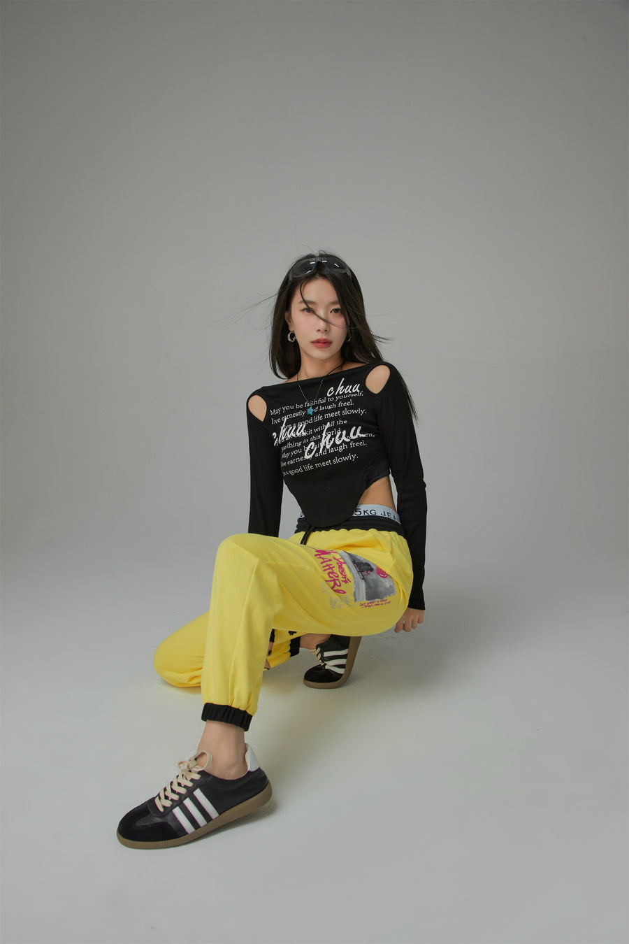 CHUU Shoulder Cut Outs Cropped T-Shirt