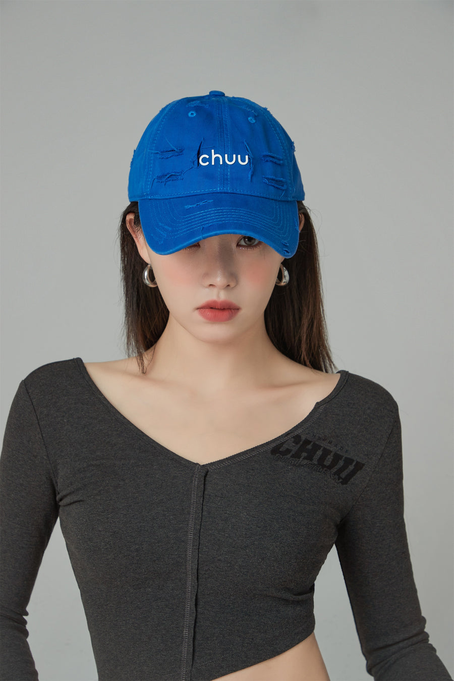 CHUU Deep V-Neck Long Sleeved Top