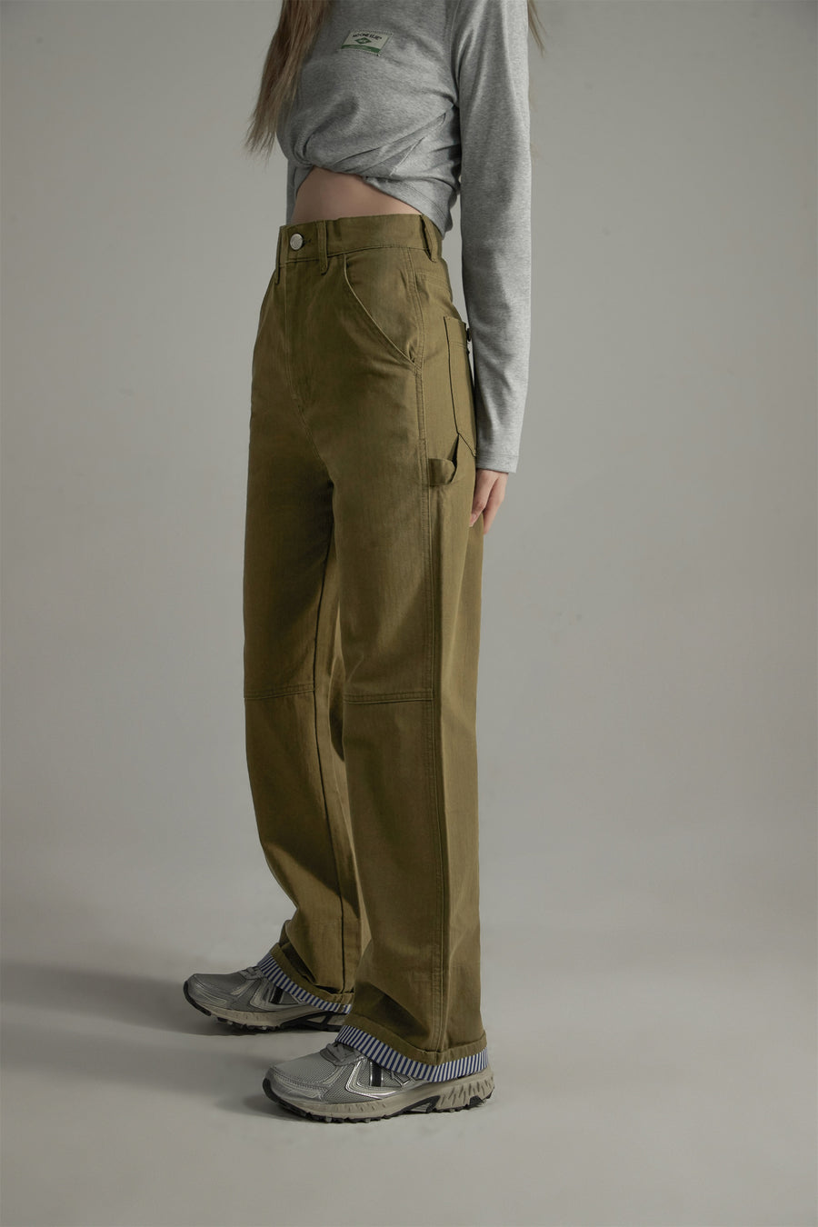 CHUU Simple High-Waisted Straight Khaki Pants