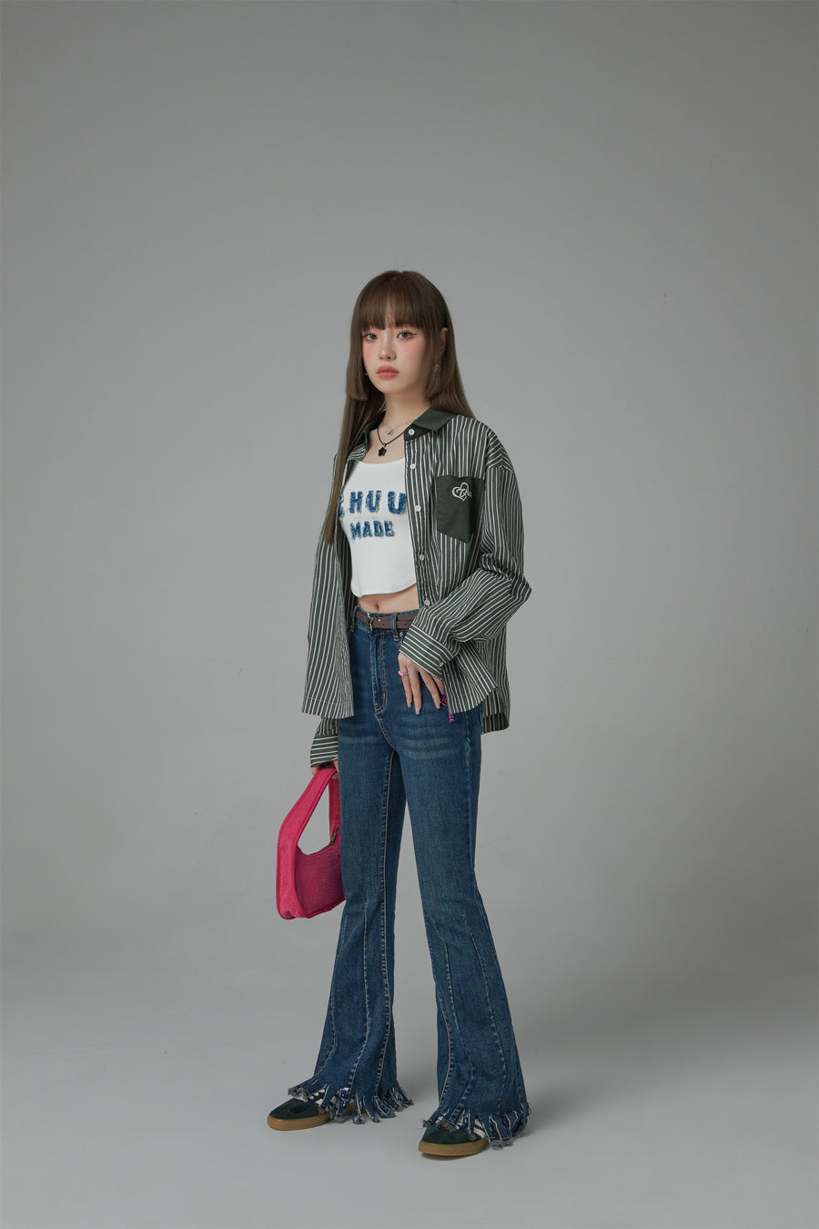 CHUU Embroidered Fringed Hem Denim Jeans