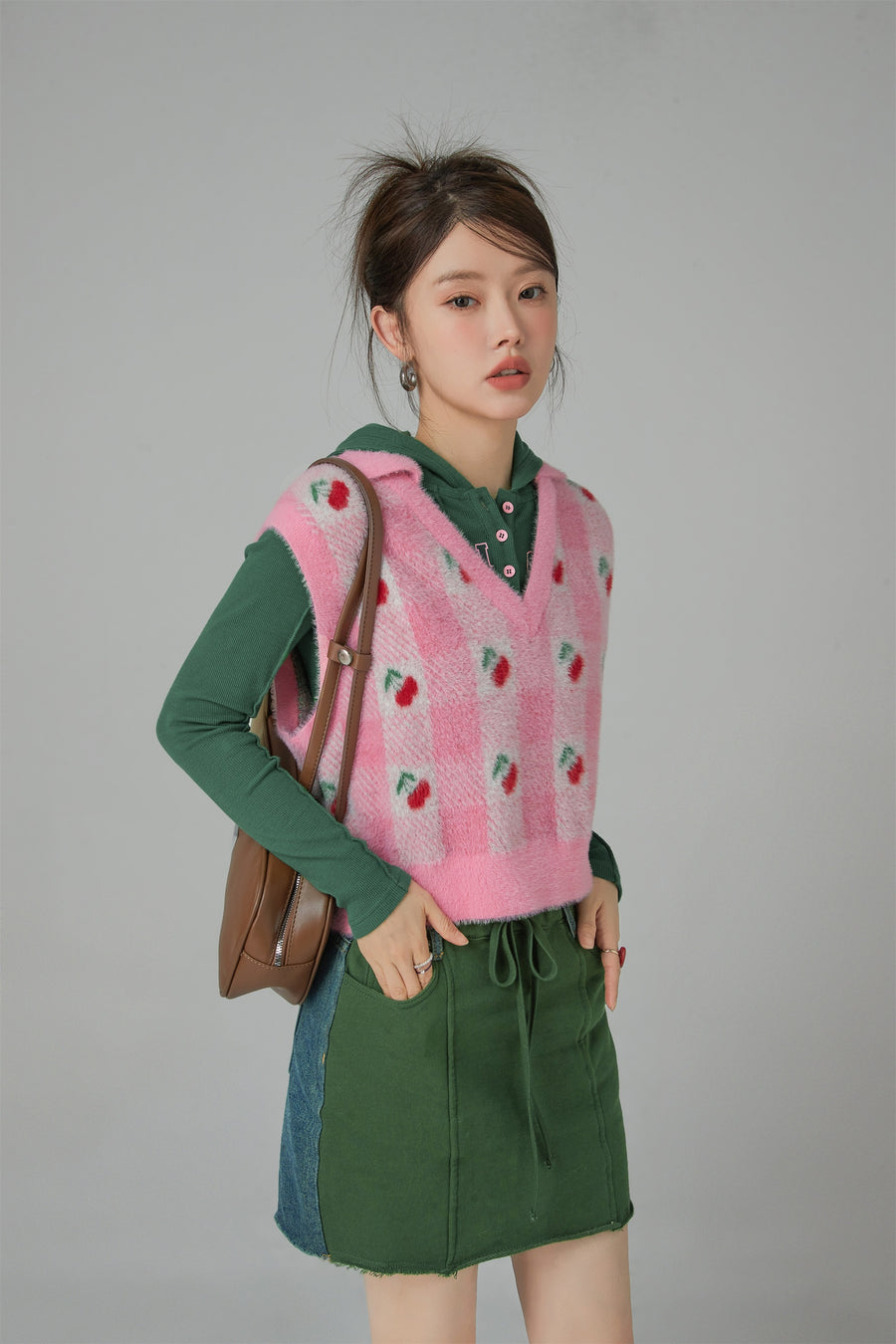 CHUU A Funny Flavor Cherry Sleeveless Vest